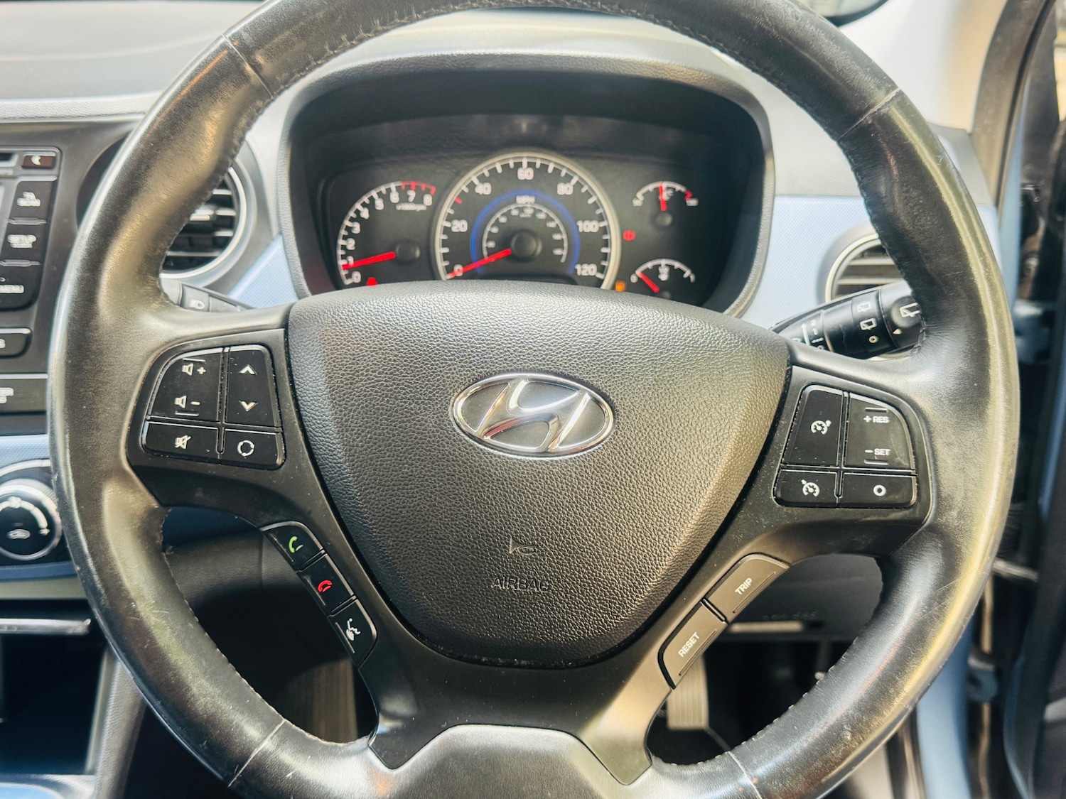 Used Hyundai i10 2016 for sale - 76126517: Photo 23