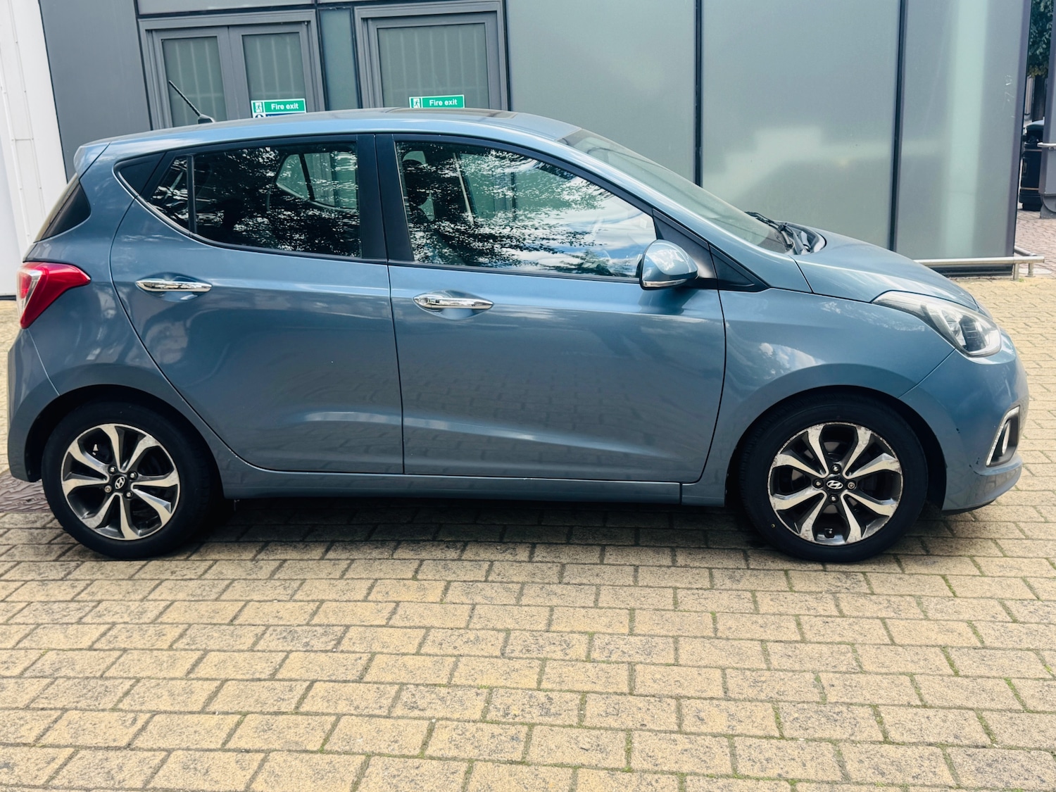 Used Hyundai i10 2016 for sale - 76126517: Photo 5