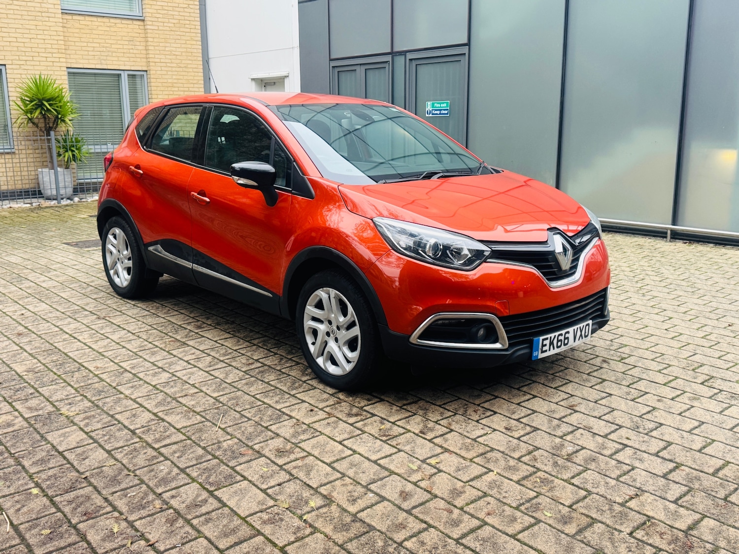 Used Renault Captur 2016 for sale - 76589744: Photo 1