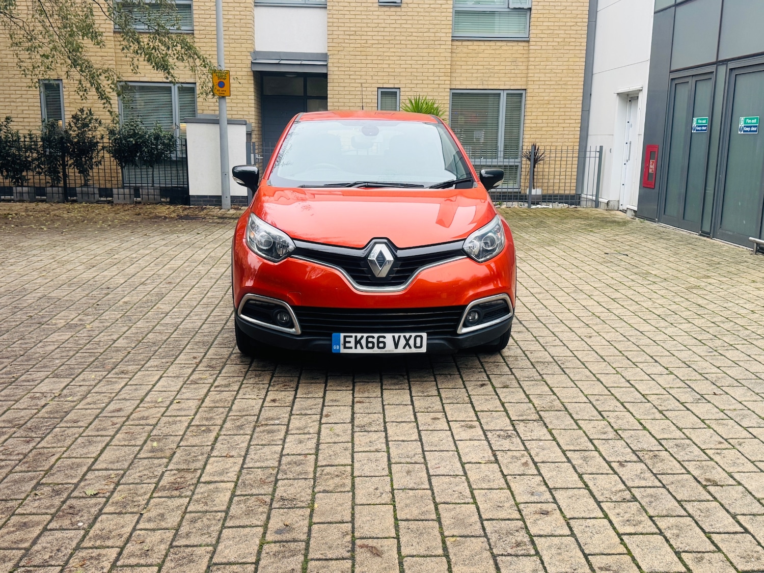 Used Renault Captur 2016 for sale - 76589744: Photo 2