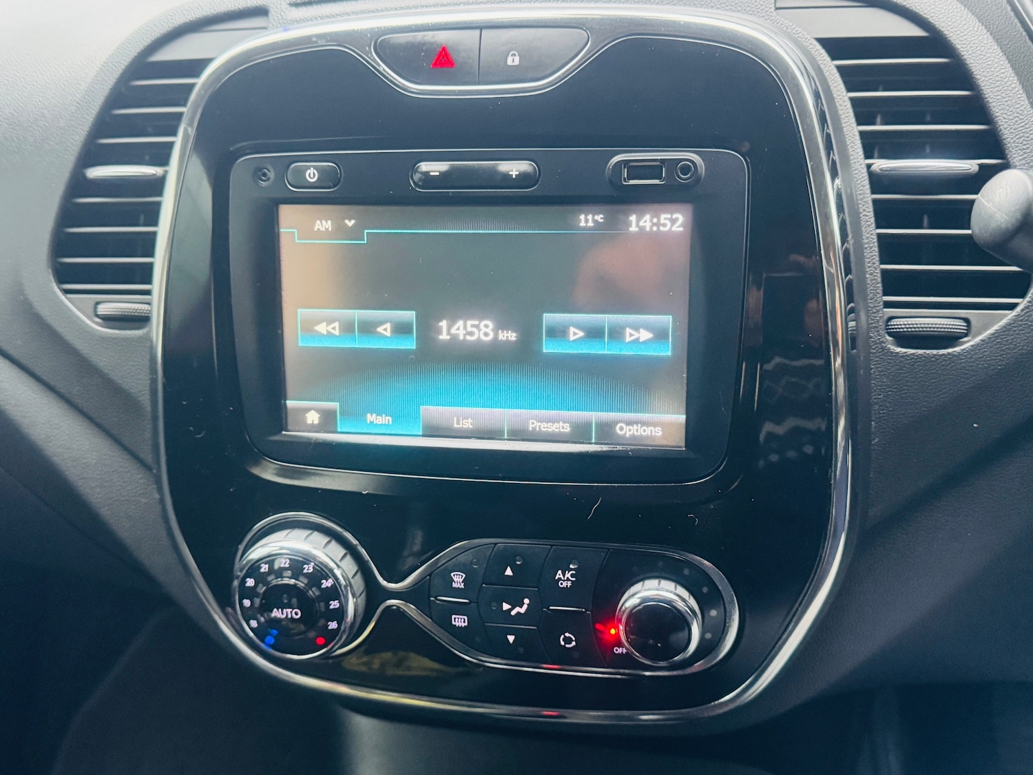 Used Renault Captur 2016 for sale - 76589744: Photo 28