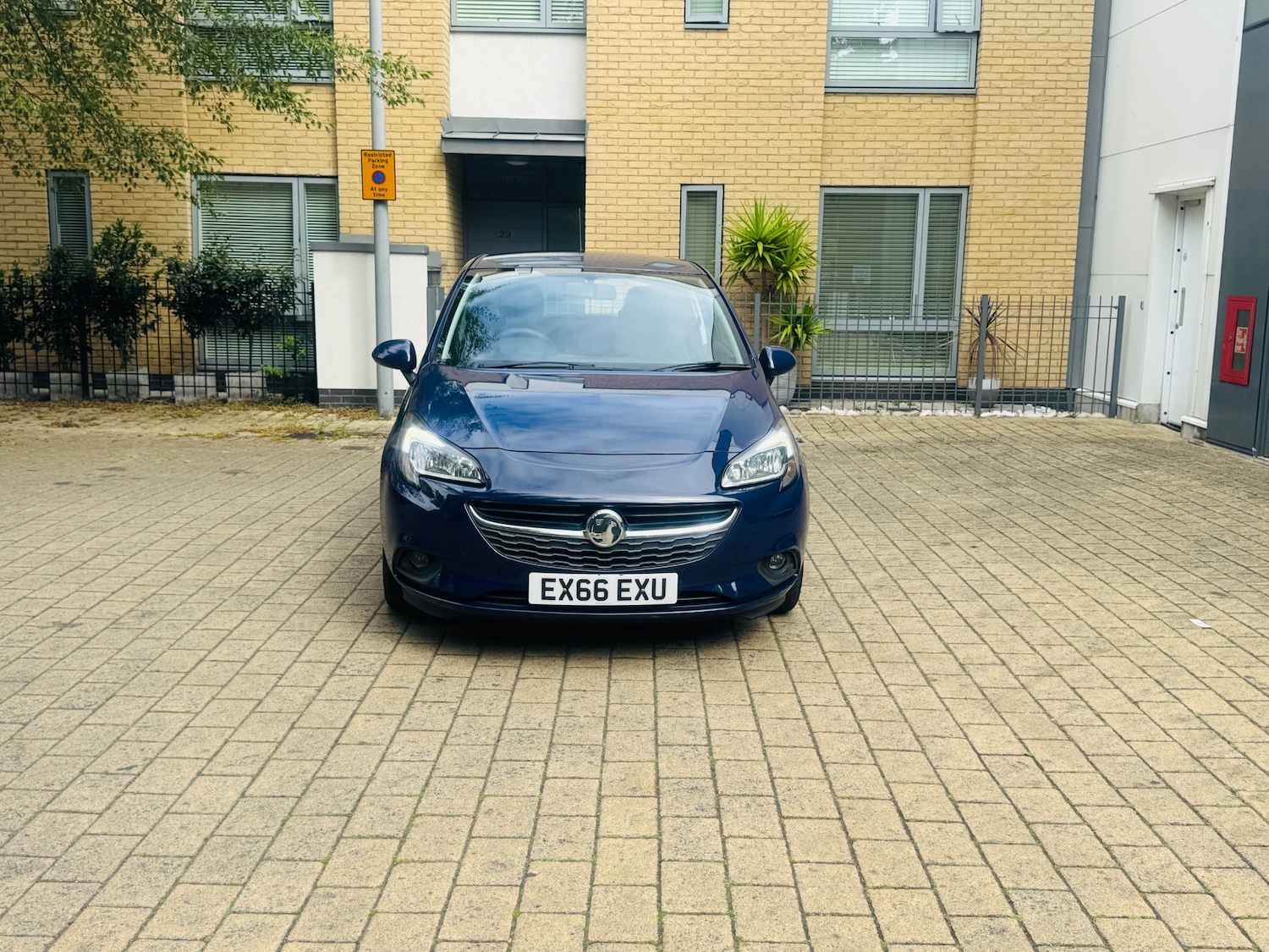 Used Vauxhall Corsa 2016 for sale - 76127121: Photo 2