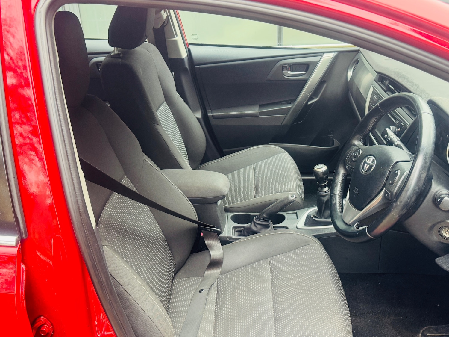 Used Toyota Auris 2013 for sale - 76589761: Photo 22