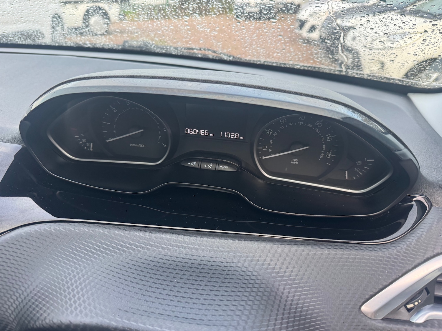 Used Peugeot 208 2015 for sale - 76710452: Photo 7