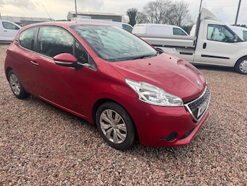 Used Peugeot 208 2014 for sale - 76710445: Photo