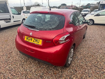 Used Peugeot 208 2014 for sale - 76710445: Photo