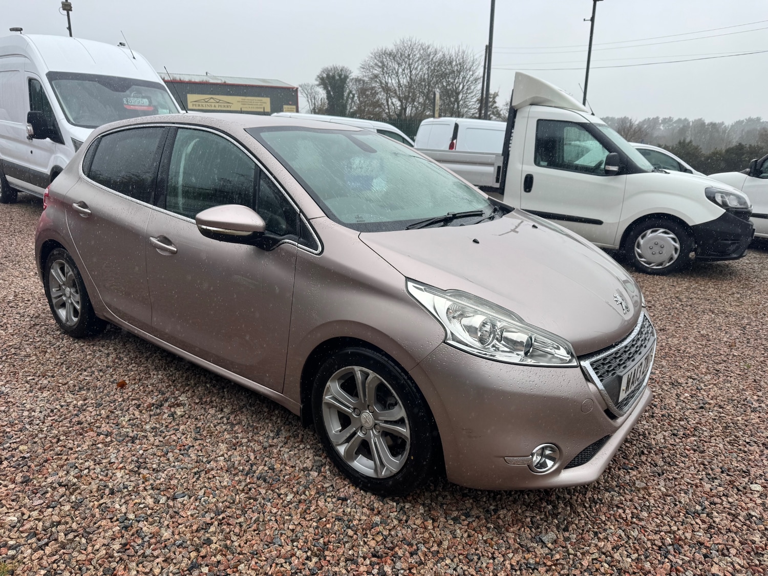 Used Peugeot 208 2013 for sale - 76481591: Photo 2