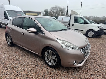 Used Peugeot 208 2013 for sale - 76481591: Photo