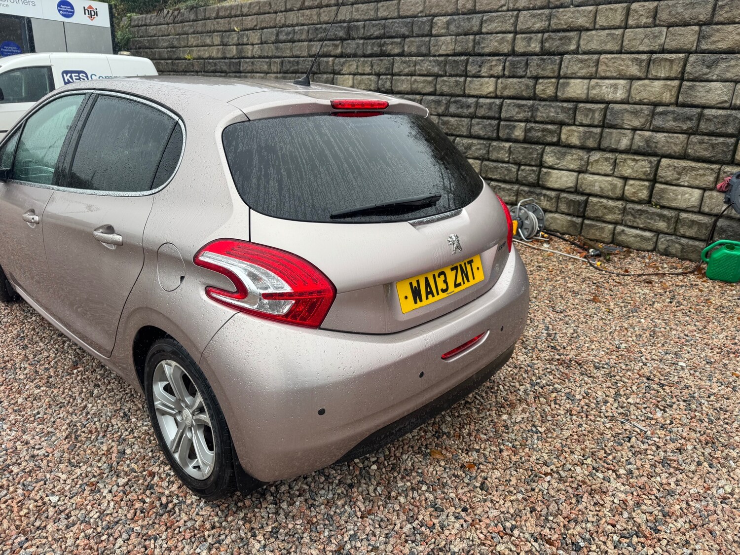 Used Peugeot 208 2013 for sale - 76481591: Photo 4