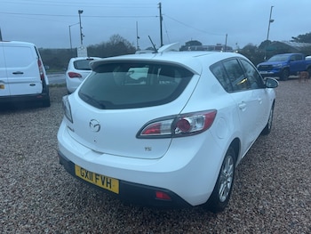 Used Mazda Mazda3 2011 for sale - 76625649: Photo