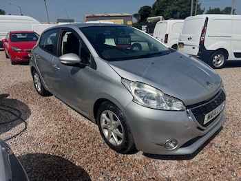 Used Peugeot 208 2014 for sale - 78807007: Photo