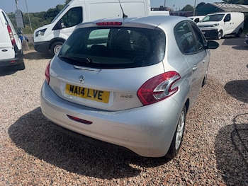 Used Peugeot 208 2014 for sale - 78807007: Photo