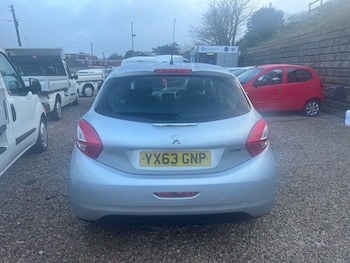 Used Peugeot 208 2013 for sale - 77124978: Photo