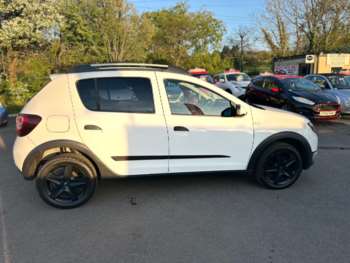 Used Dacia Sandero Stepway 2014 for sale - 74549000: Photo
