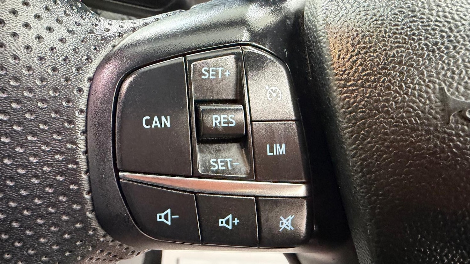 Used Ford Puma 2023 for sale - 77056620: Photo 40