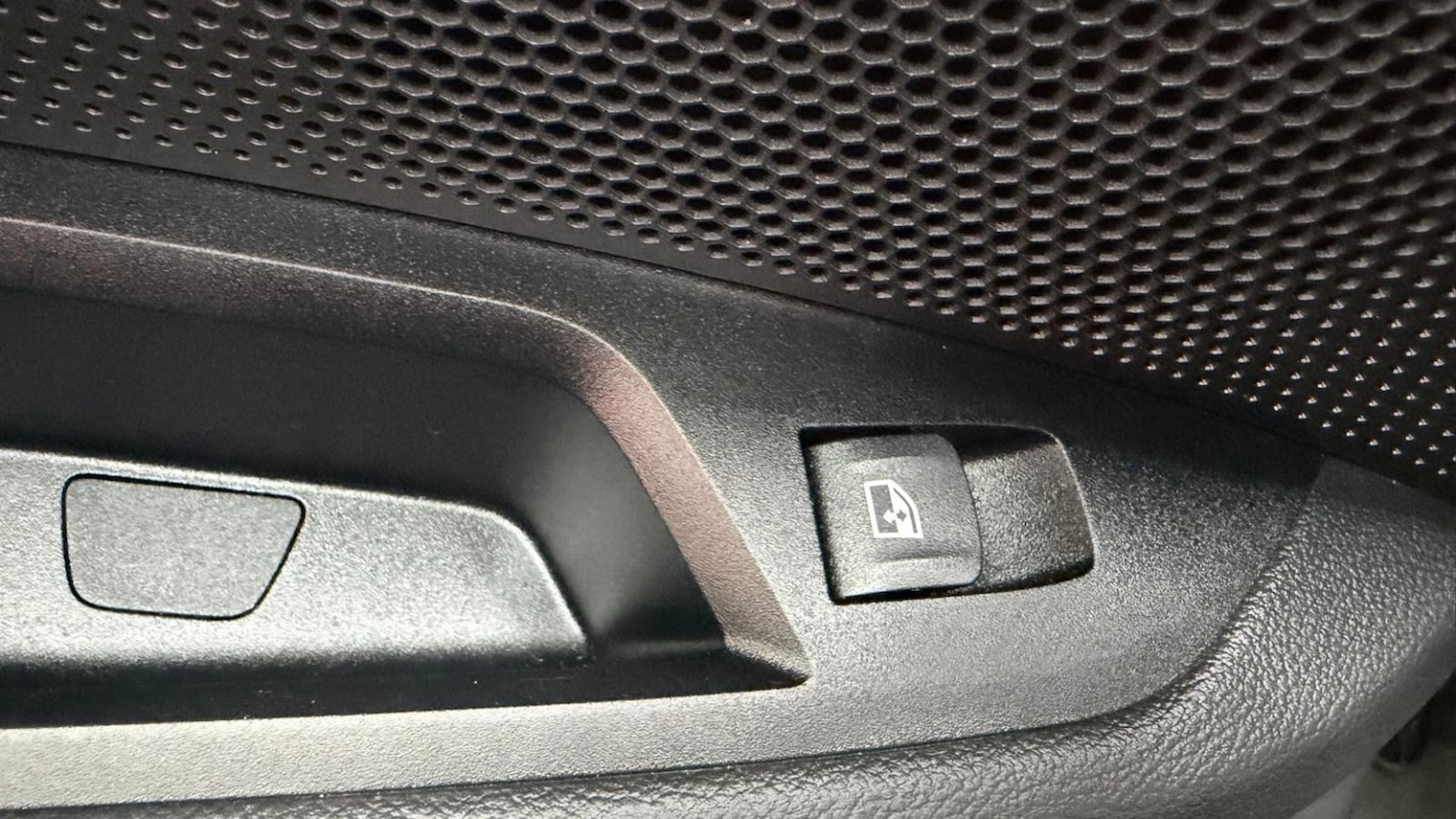 Used BMW i4 2023 for sale - 77632500: Photo 65