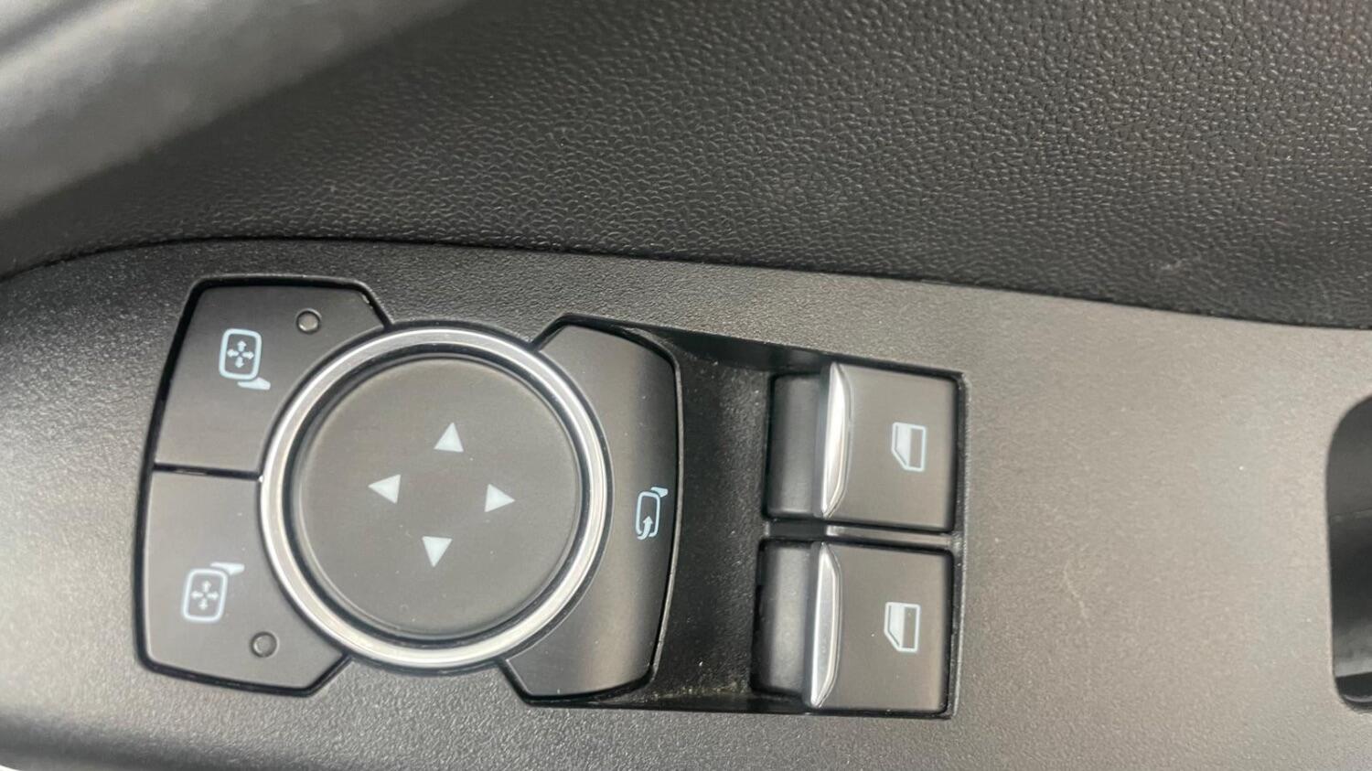 Used Ford Fiesta 2017 for sale - 76340346: Photo 34