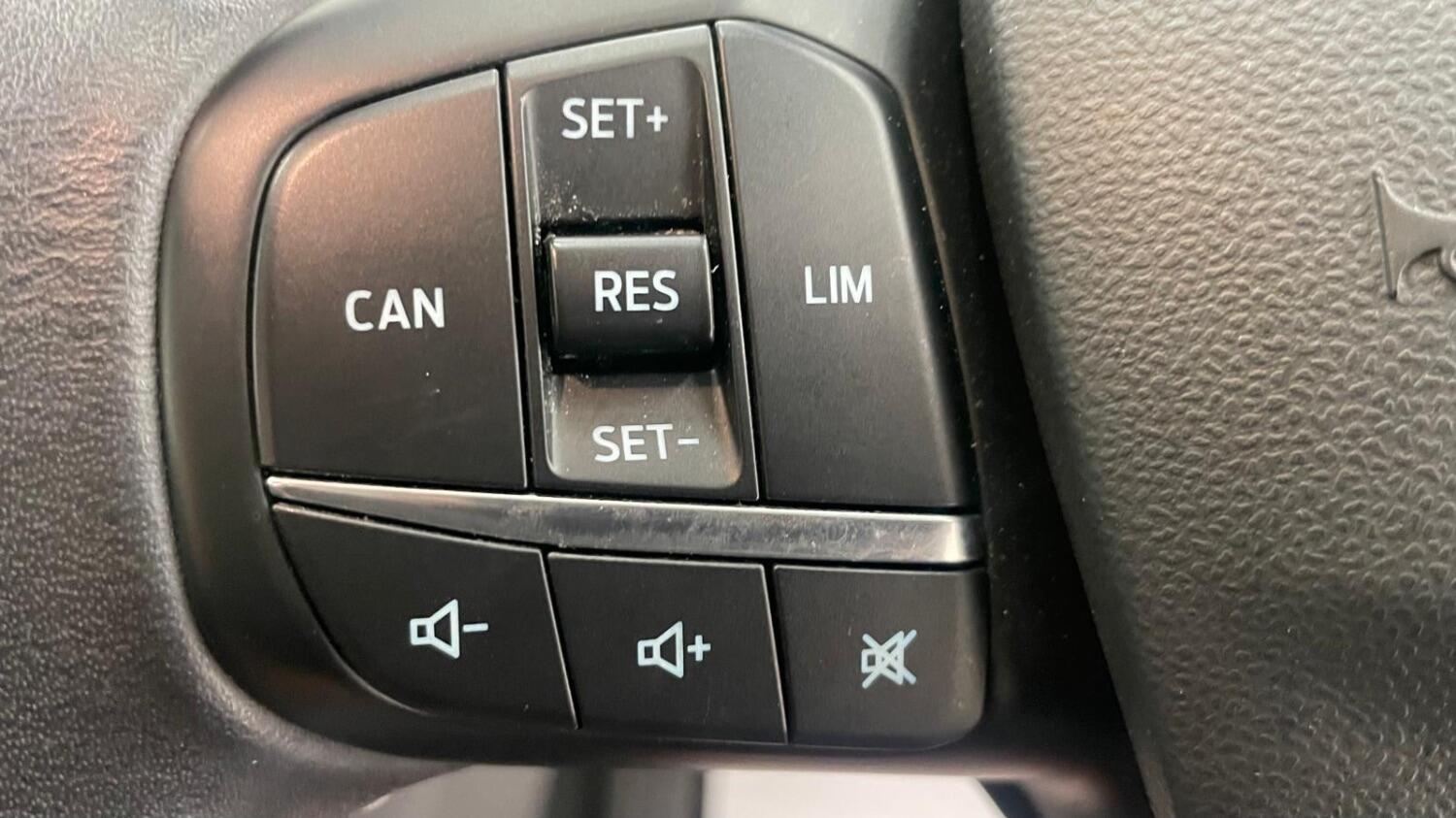 Used Ford Fiesta 2017 for sale - 76340346: Photo 41
