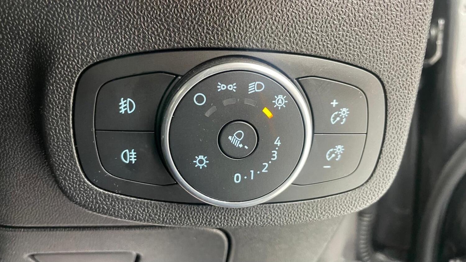 Used Ford Fiesta 2017 for sale - 76340346: Photo 47