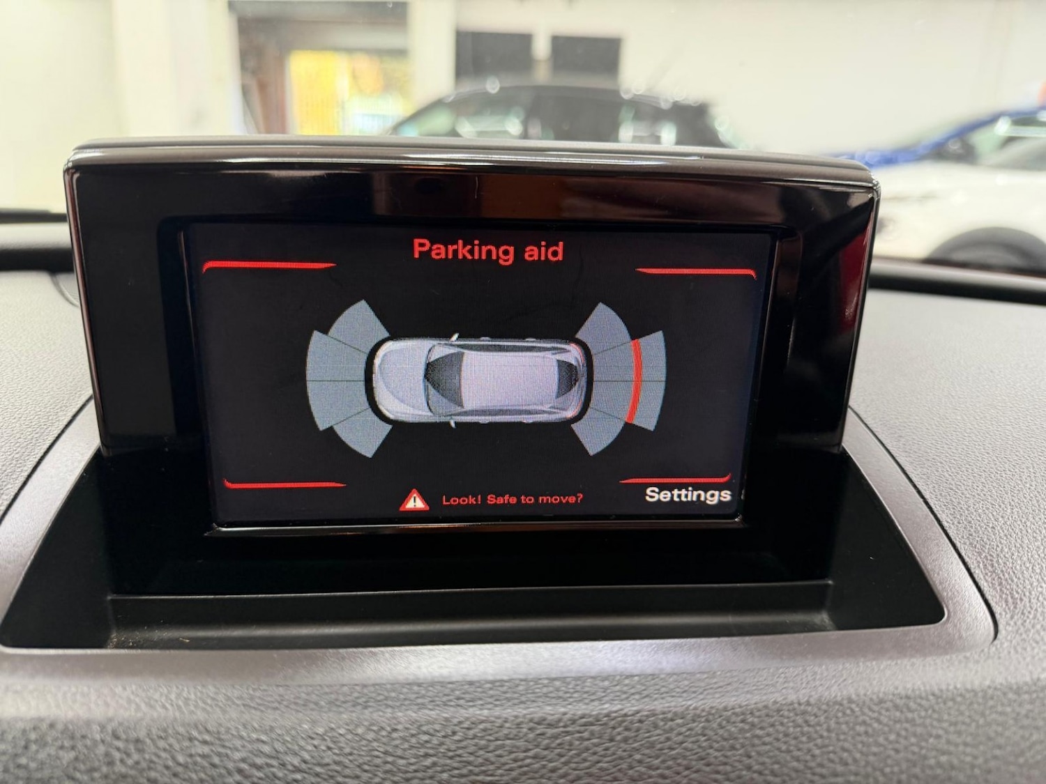 Used Audi Q3 2014 for sale - 76935361: Photo 32