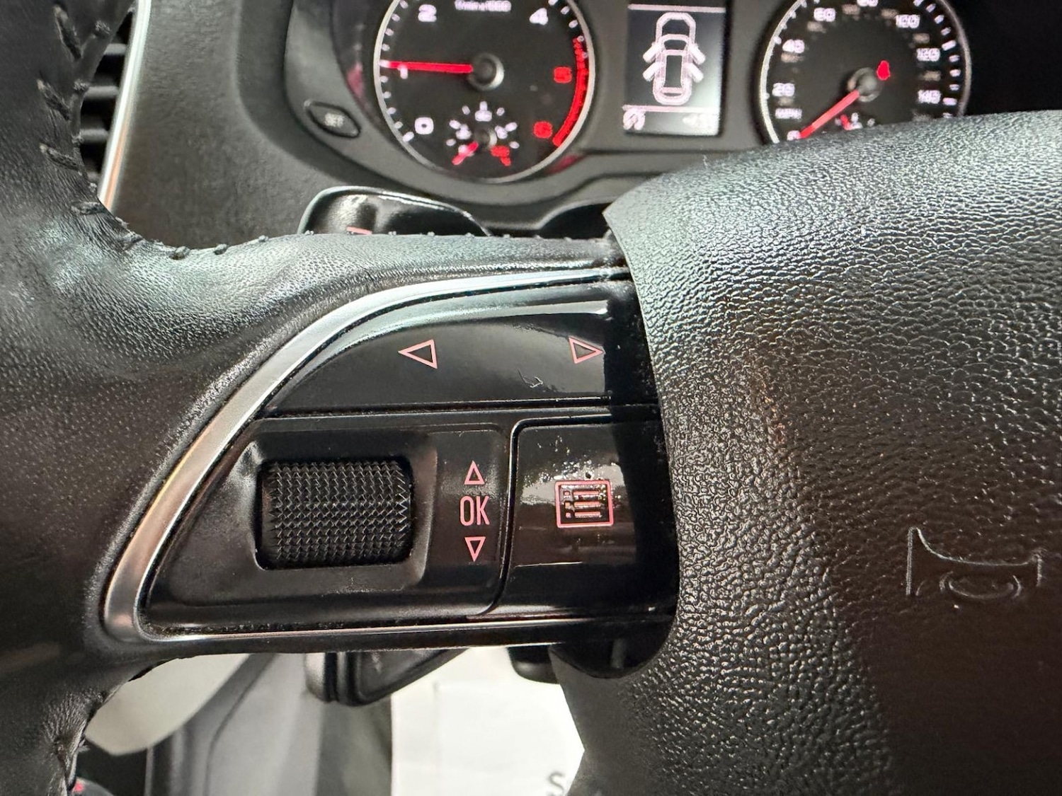 Used Audi Q3 2014 for sale - 76935361: Photo 44