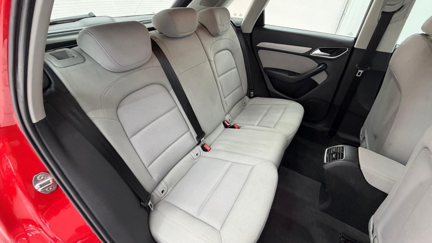 Used Audi Q3 2014 for sale - 76935361: Photo 51