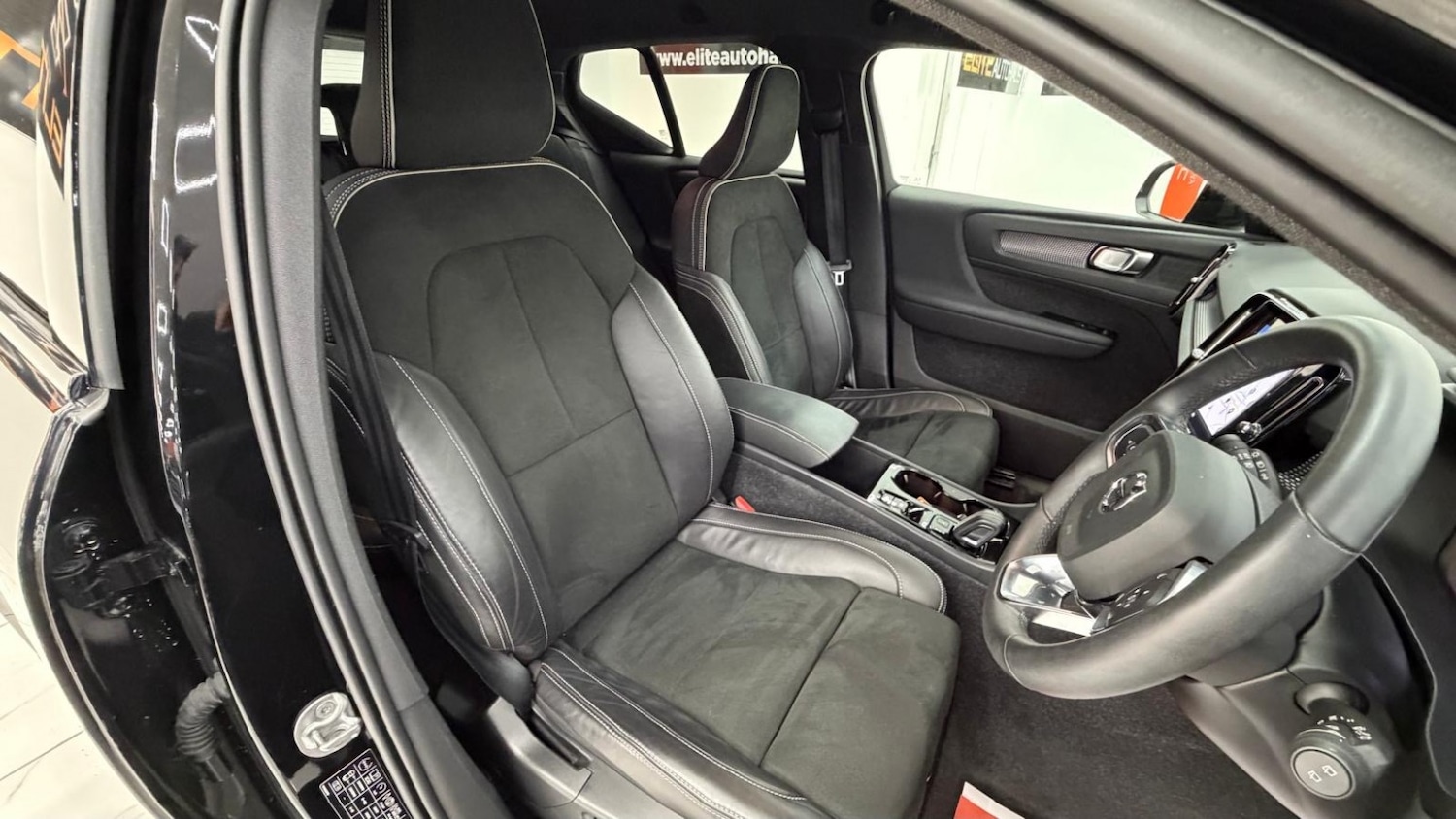 Used Volvo XC40 2022 for sale - 77001562: Photo 54