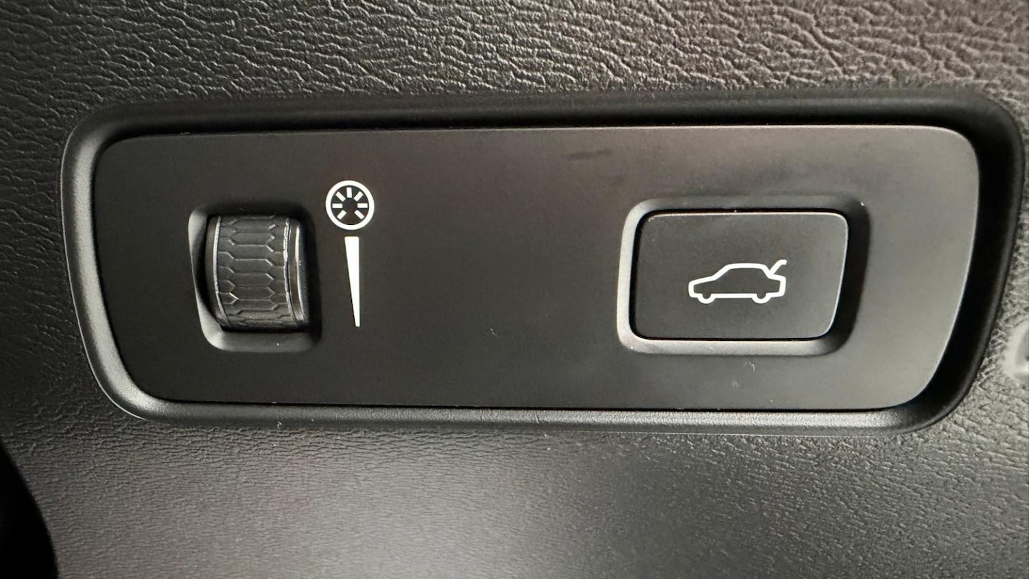 Used Volvo XC40 2022 for sale - 77001562: Photo 76