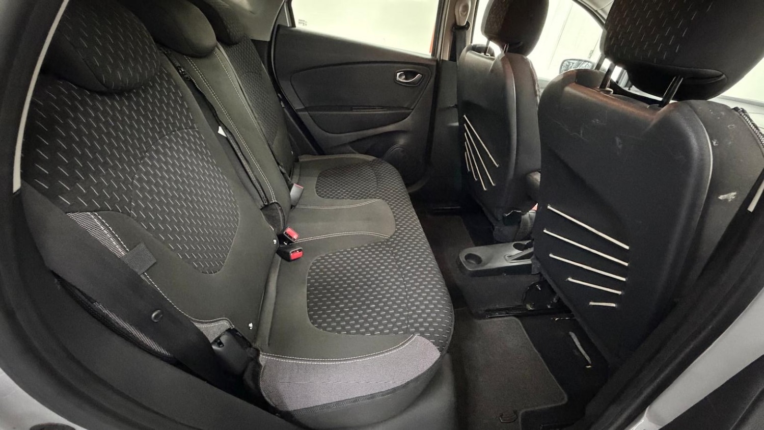 Used Renault Captur 2018 for sale - 76504696: Photo 30