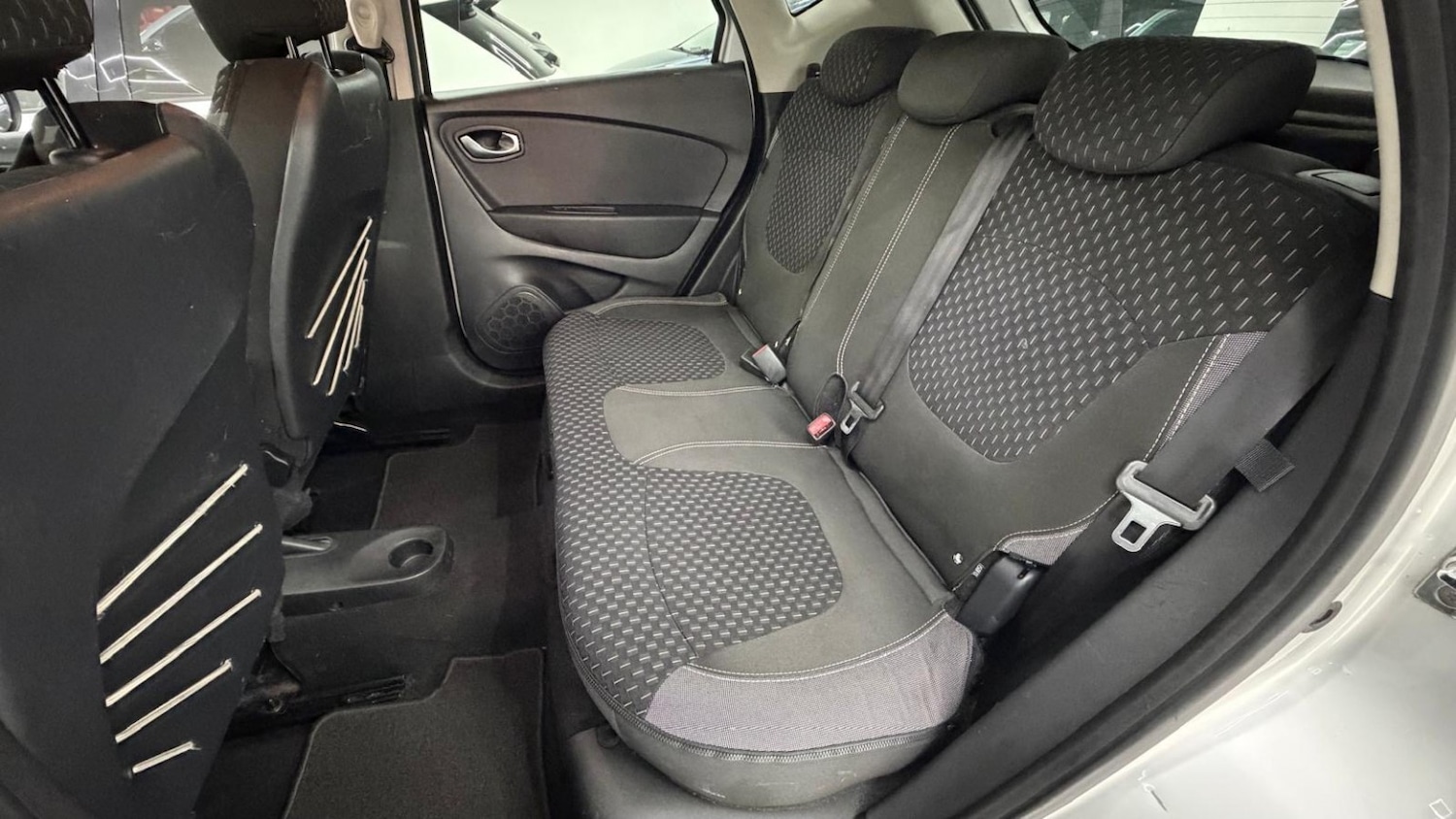 Used Renault Captur 2018 for sale - 76504696: Photo 31