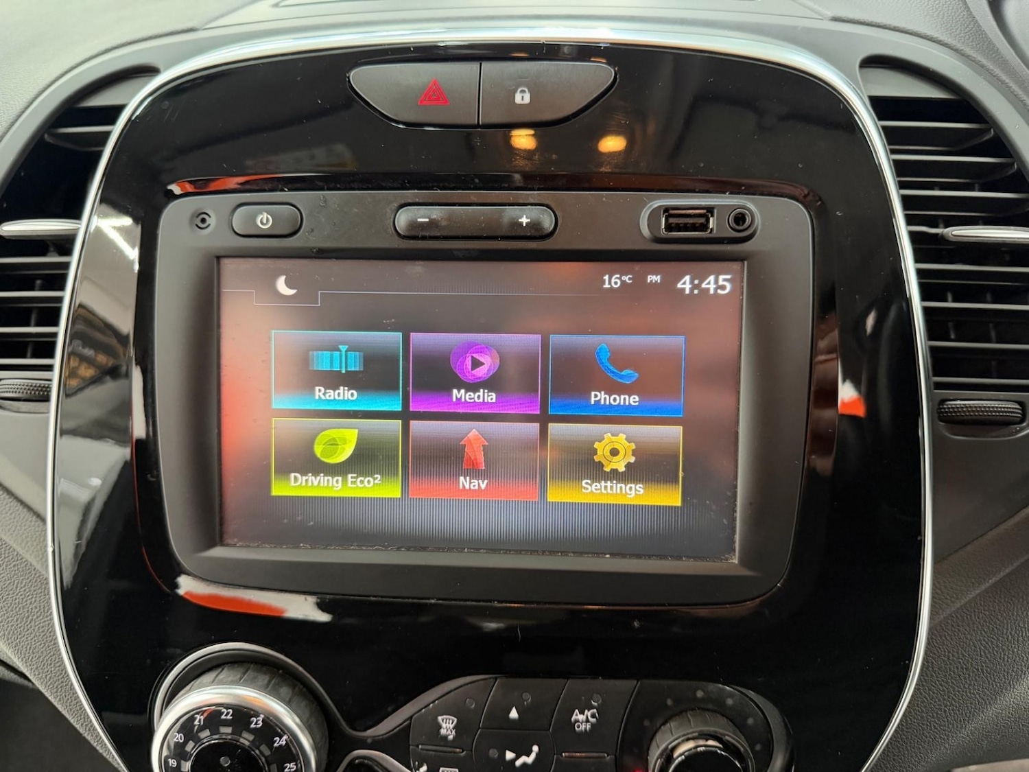 Used Renault Captur 2018 for sale - 76504696: Photo 56