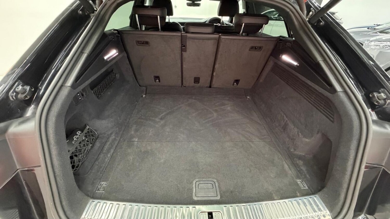 Used Audi Q8 2019 for sale - 76504694: Photo 55