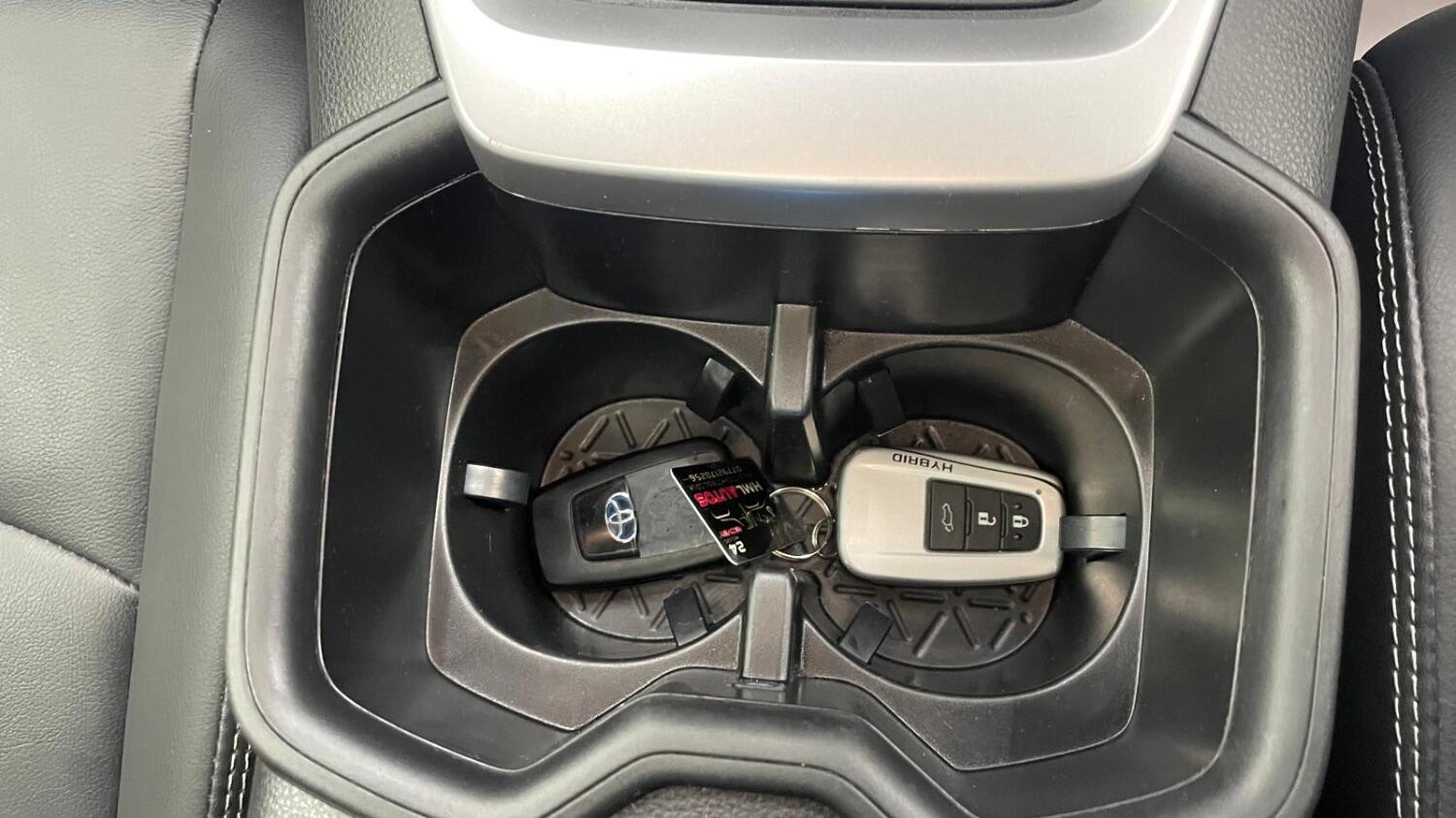 Used Toyota RAV4 2022 for sale - 76699213: Photo 53