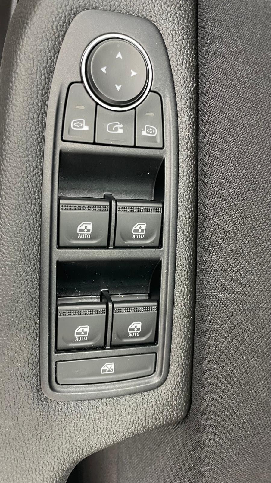 Used Renault Clio 2024 for sale - 76126388: Photo 45