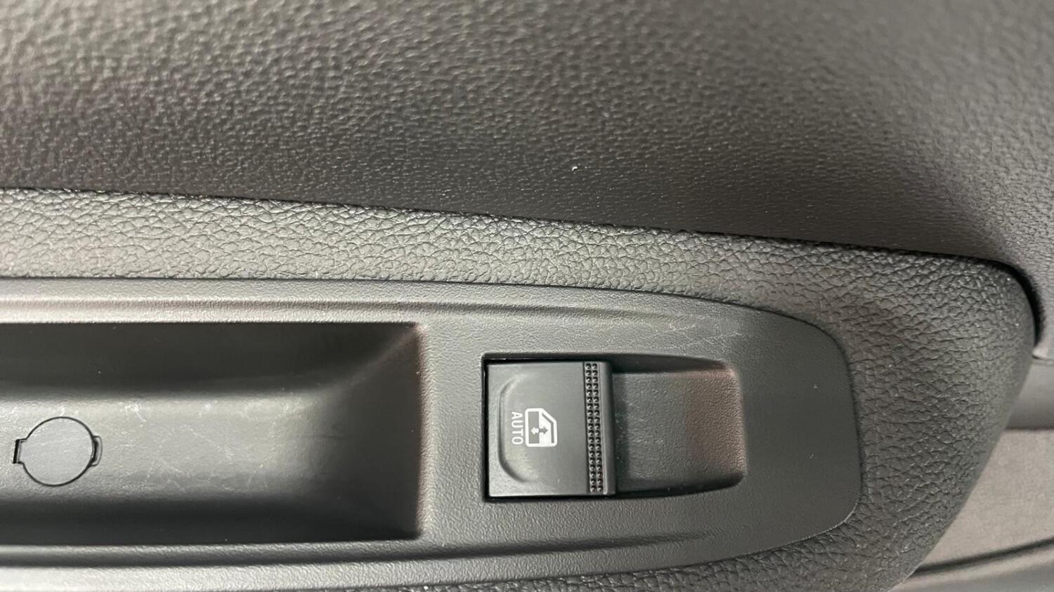 Used Renault Clio 2024 for sale - 76126388: Photo 47