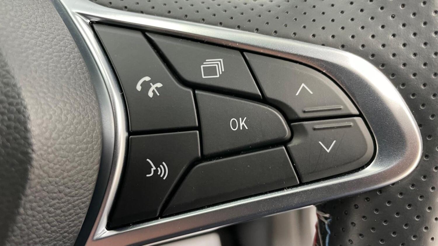 Used Renault Clio 2024 for sale - 76126388: Photo 49