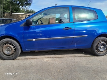 Used Renault Clio 2010 for sale - 75654983: Photo