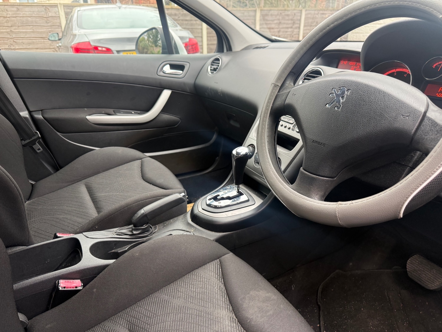 Used Peugeot 308 2010 for sale - 77423827: Photo 10