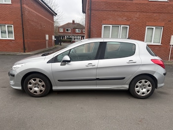 Used Peugeot 308 2010 for sale - 77423827: Photo