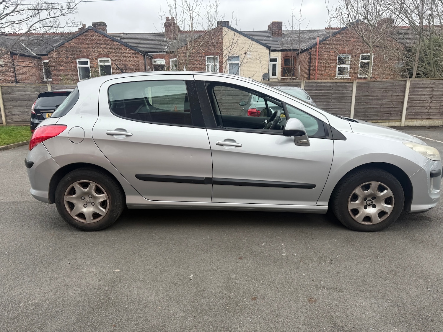 Used Peugeot 308 2010 for sale - 77423827: Photo 8