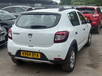 Used Dacia Sandero Stepway 2015 for sale - 78936105: Photo