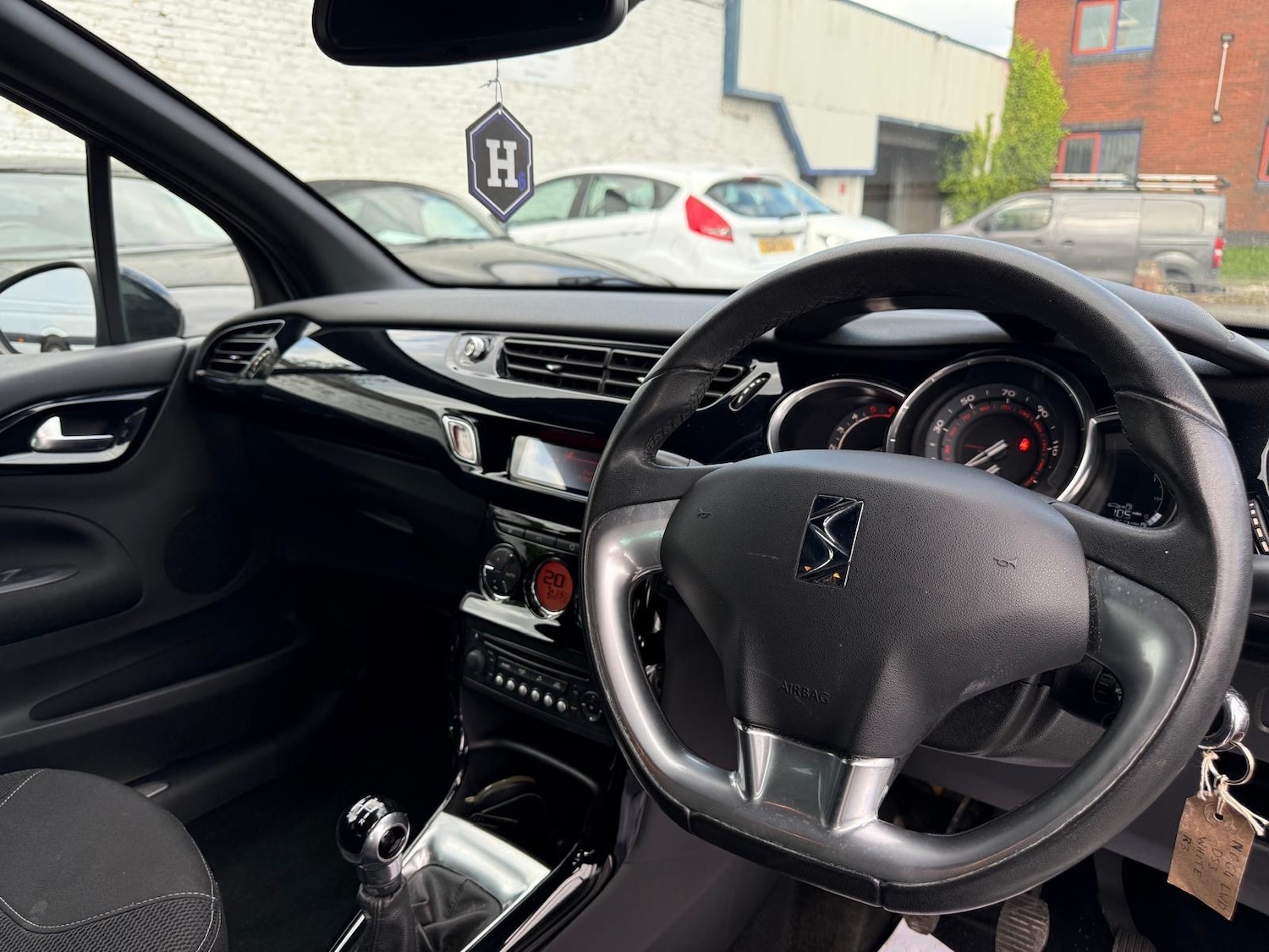 Used Citroen DS3 2015 for sale - 76592965: Photo 9