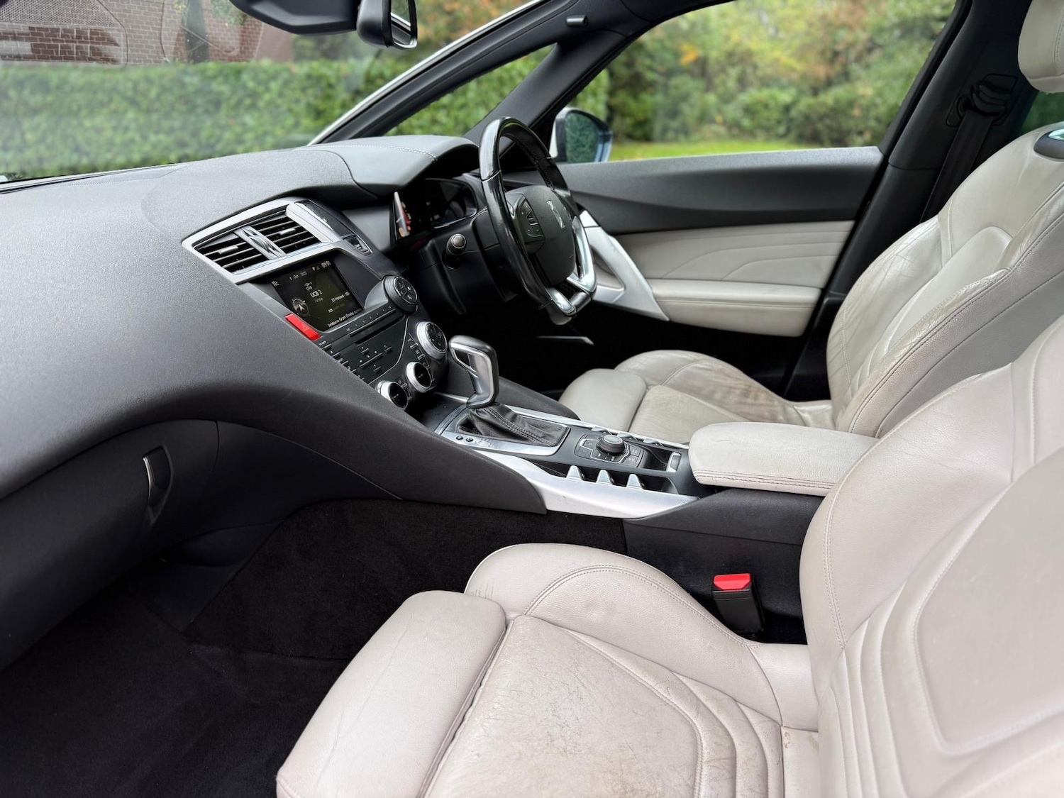 Used Citroen DS5 2013 for sale - 76656521: Photo 8