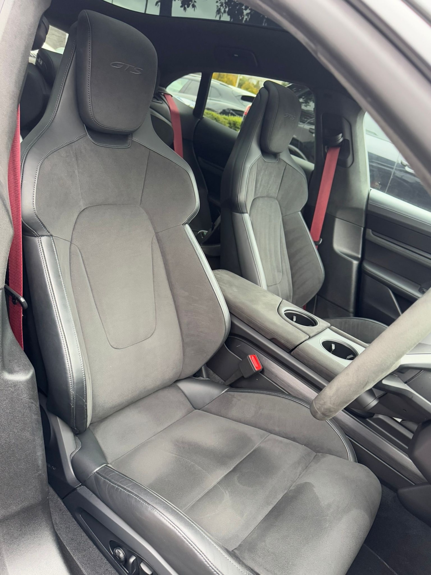 Used Porsche Taycan 2023 for sale - 76752030: Photo 11