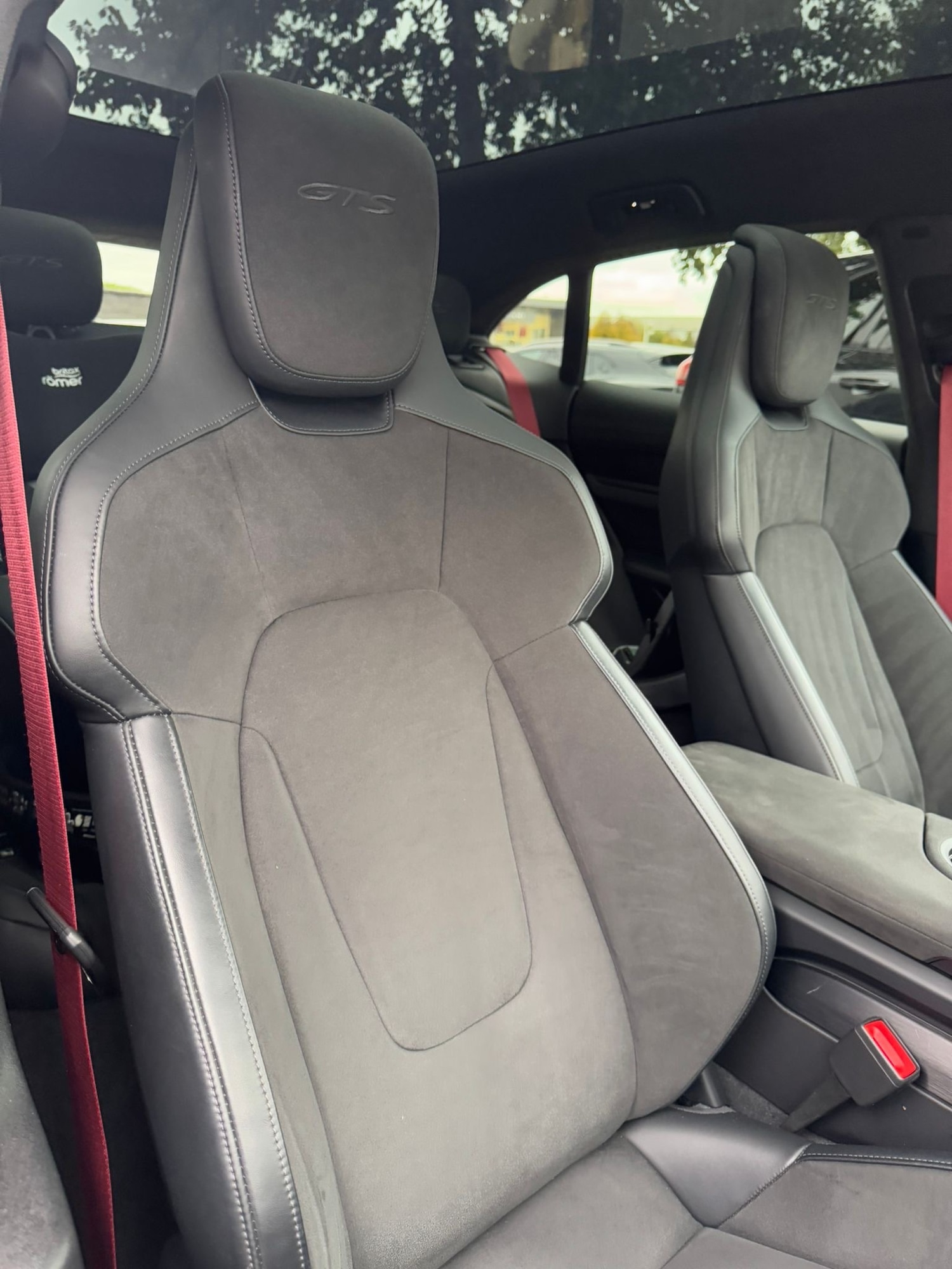 Used Porsche Taycan 2023 for sale - 76752030: Photo 17