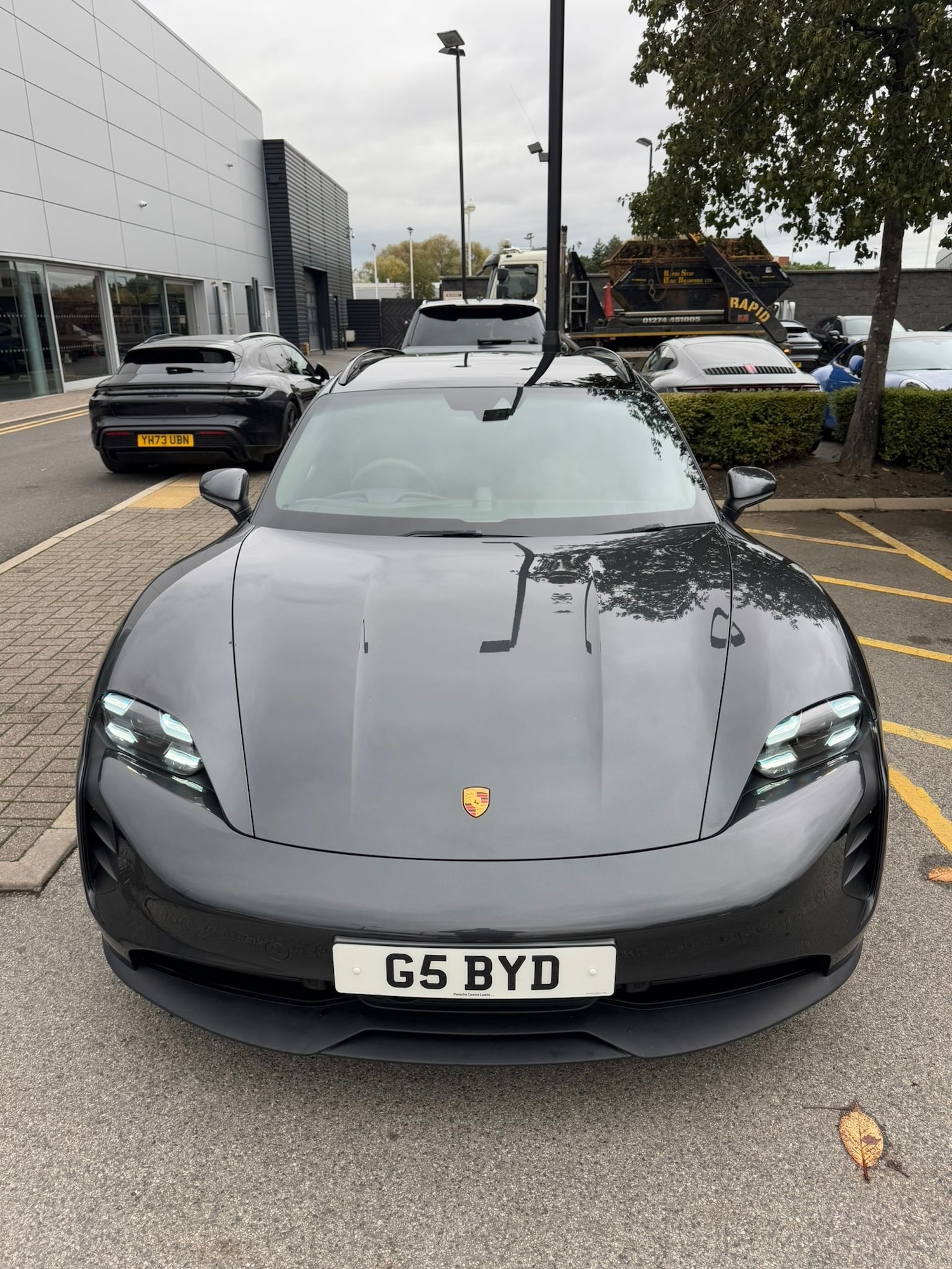 Used Porsche Taycan 2023 for sale - 76752030: Photo 2