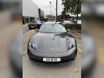 Used Porsche Taycan 2023 for sale - 76752030: Photo