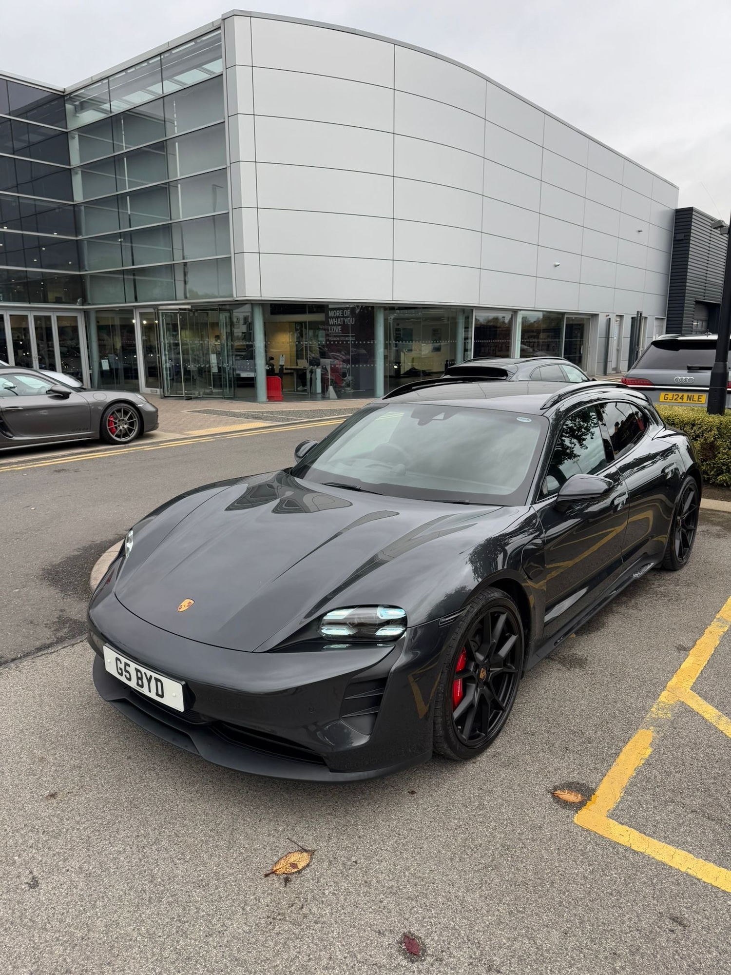 Used Porsche Taycan 2023 for sale - 76752030: Photo 3