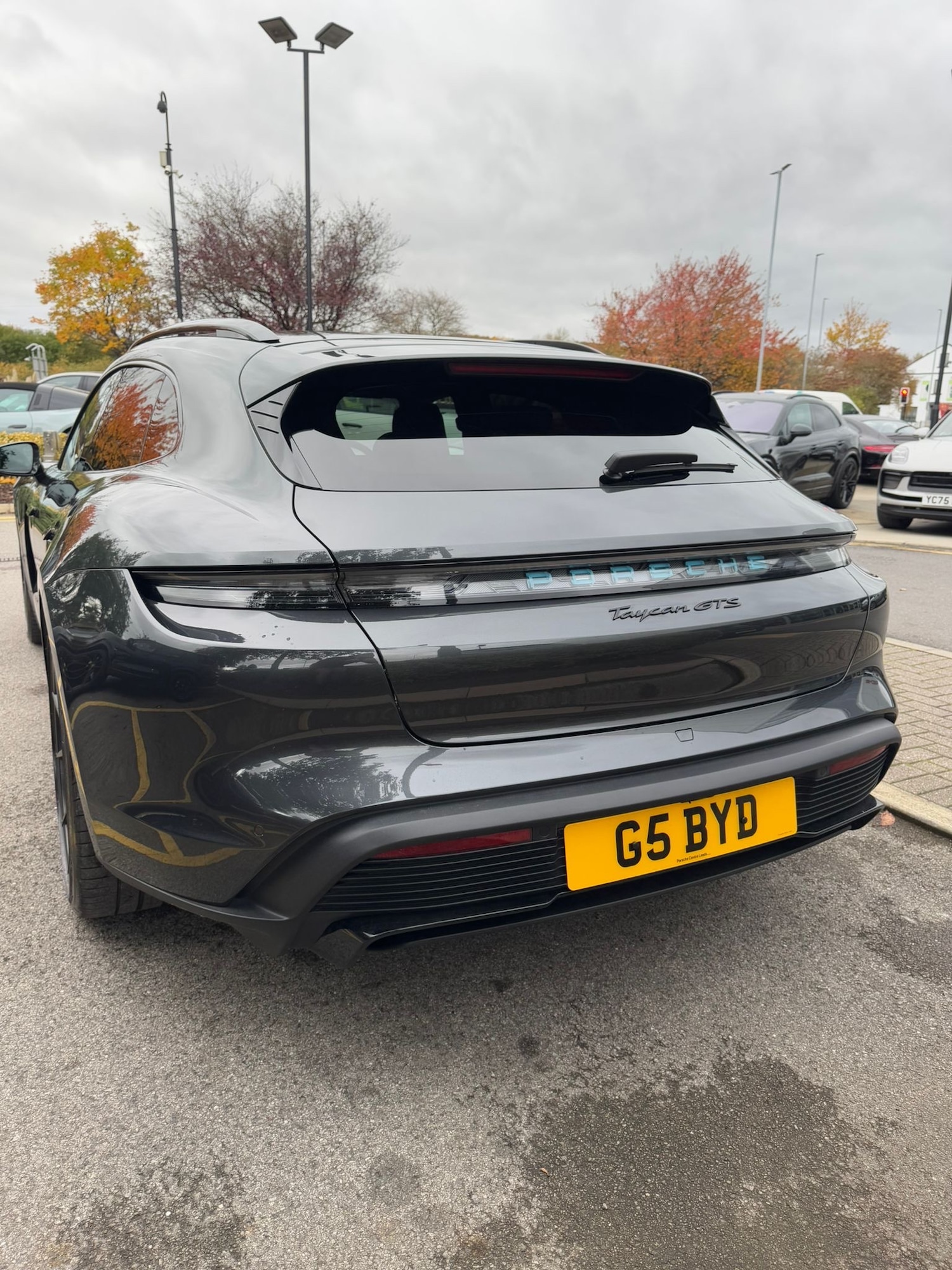 Used Porsche Taycan 2023 for sale - 76752030: Photo 4