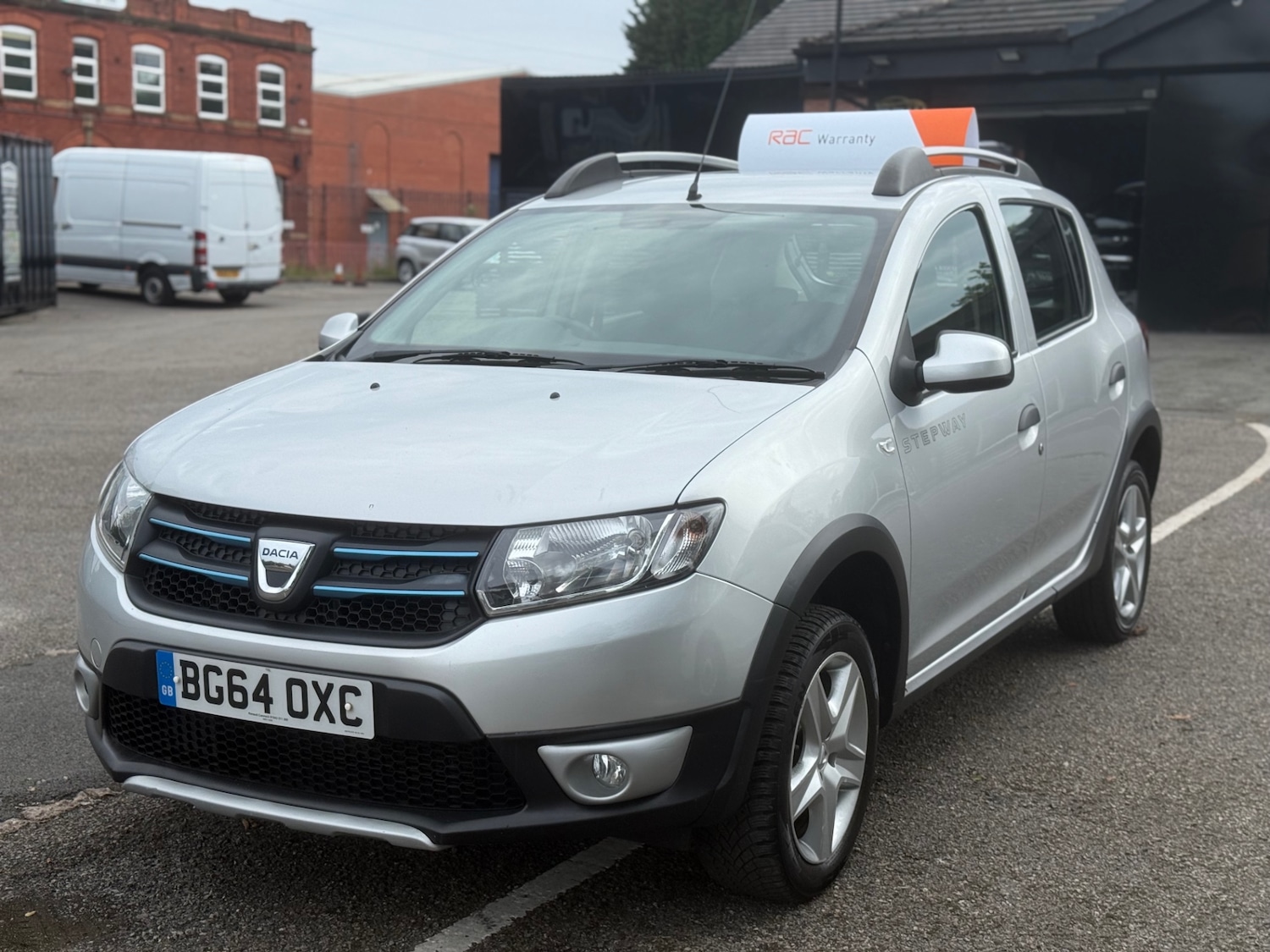 Used Dacia Sandero Stepway 2014 for sale - 76618897: Photo 2